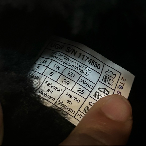 UGG black fur wool winter slippers slides shoes women’s 8 new in box - Picture 3 of 10